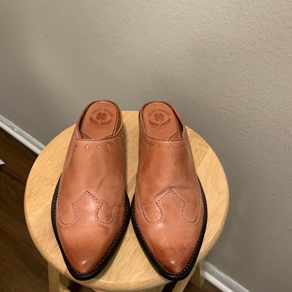 Shoes - Picture 3 of 4